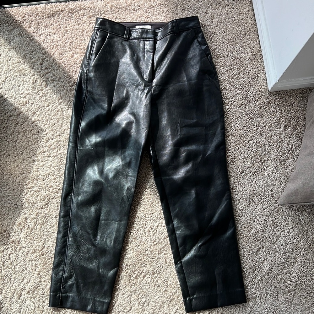 Babaton Command Pants (Cropped, Size 6) - image 1